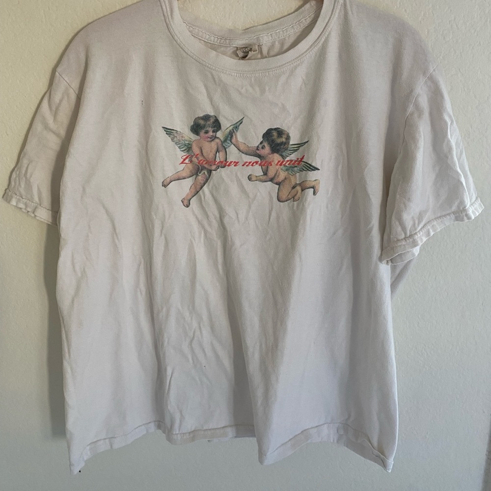 UO cherub graphic tee👼🏼❤️
